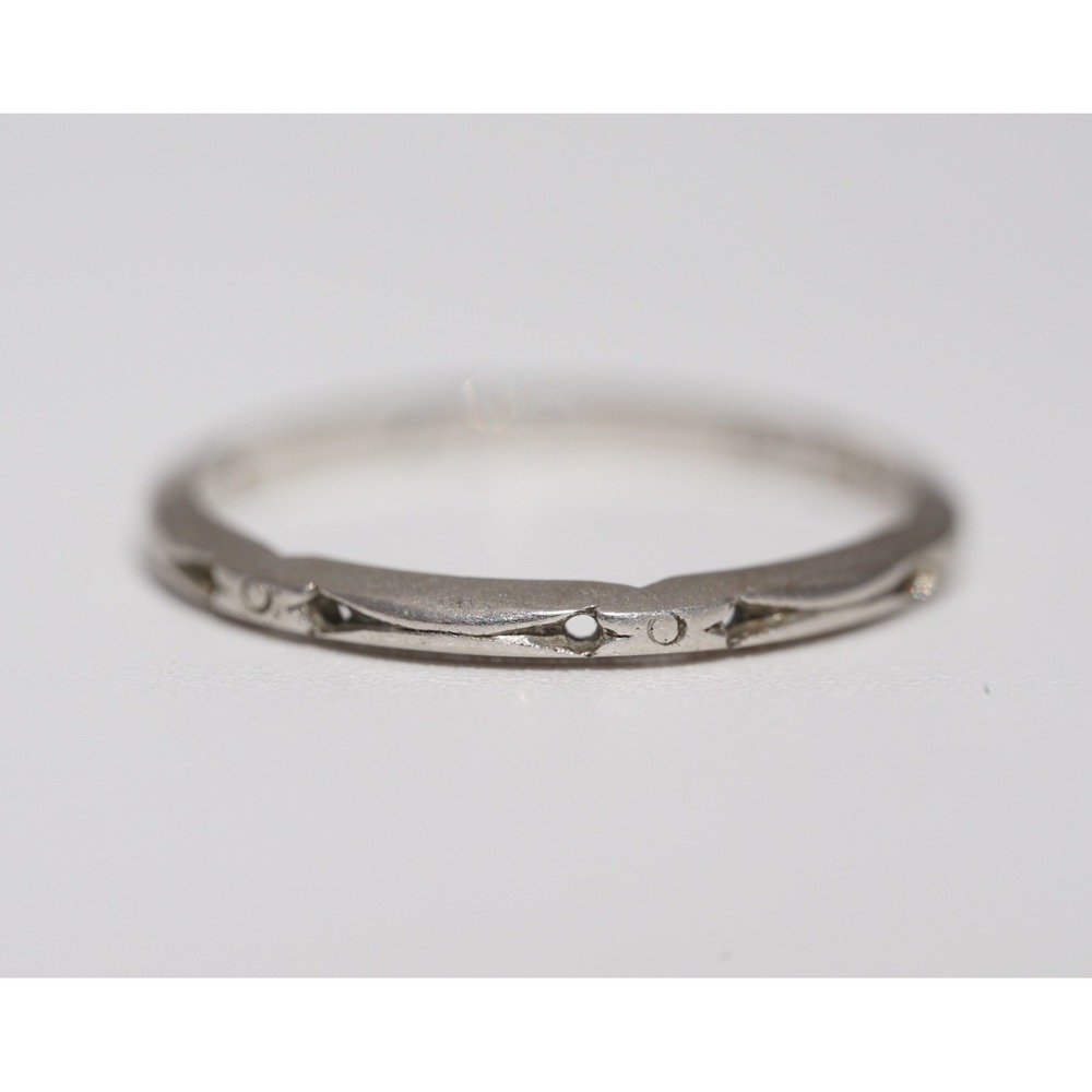 Antique Art Deco Platinum Engraved Forget Me Not Flower Ring Thin Band 1933
